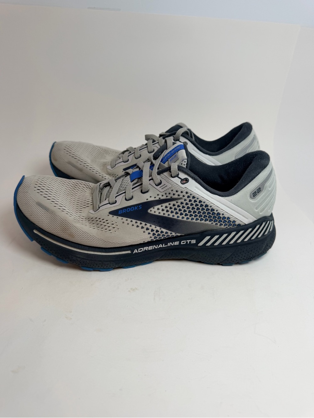 Brooks Adrenaline GTS Men's Running Shoes in Gray and Blue